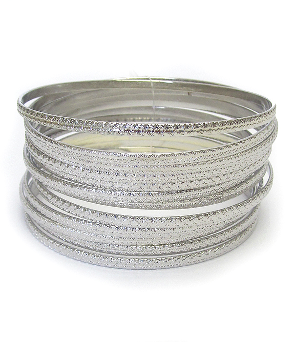 Multi metal stackable bangle bracelet