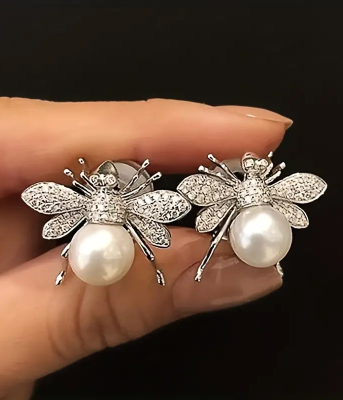 Crystal and pearl bee earring