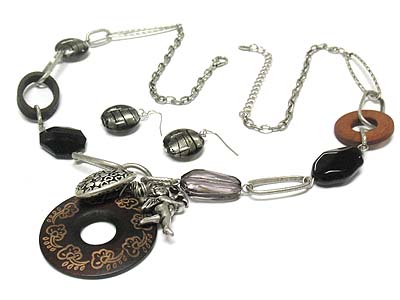 Wooded donut and metal and wood chain link necklace and earring set