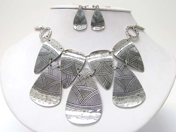 Double layer tri tone burnish textured metal triangle link necklace earring set