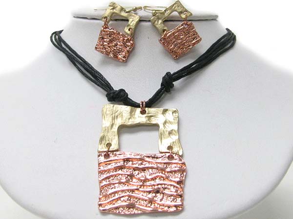 Two burnish textured metal piece joint link pendant necklace earring set