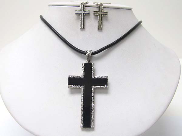 Burnish metal edge cross pendant necklace earring set