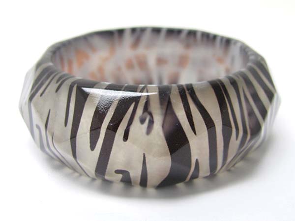 Animal print dfacet acryl bangle