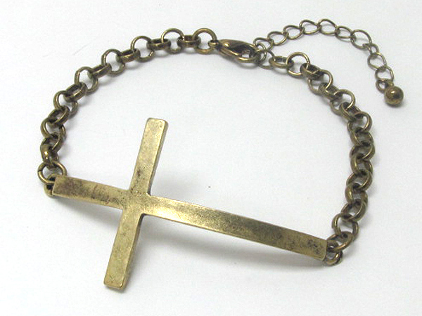 Curved metal cross and chain bracelet