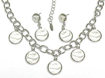 Round metal dangle necklace and earring set