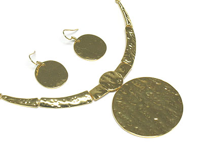 Flat round metal neckalce and earring set