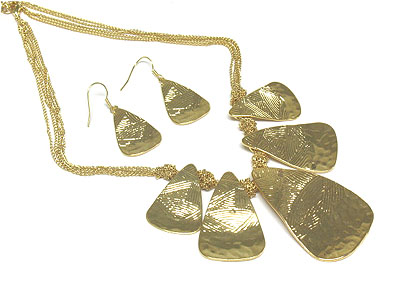 Hammered metal neckalce and earring set