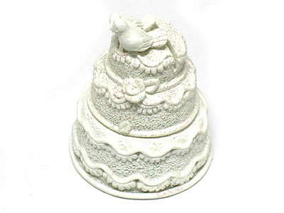 Figuline wedding cake jewelry gift box