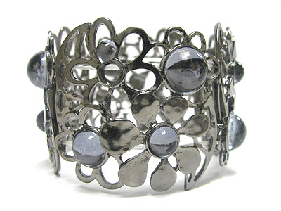 Glass and metal flower pattern disk link stretch bracelet