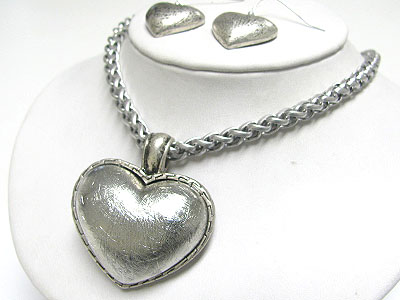 Scratch metal puffy heart pendant necklace earring set - brass metal