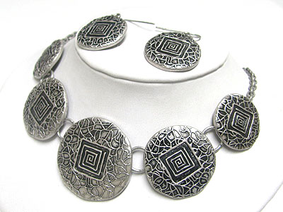 Pebble metal disk link necklace earring set