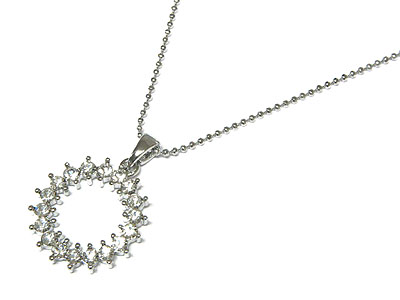 Crystal round pendant necklace