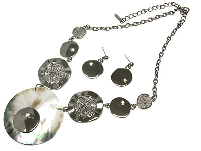 Crystal and shell and metal disk necklace set