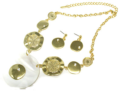 Crystal and shell and metal disk necklace set