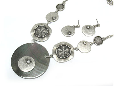 Crystal and shell and metal disk necklace set