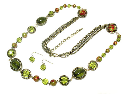 Patina and multi glass bead with metal ring necklace set