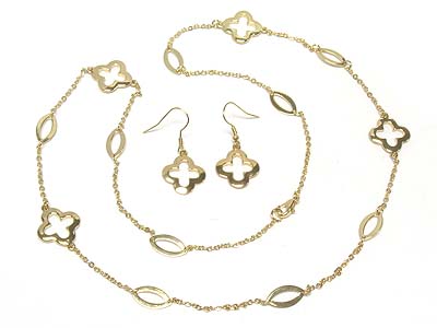 Metal clover pattern necklace and earring set 