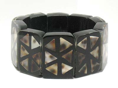 Multi square shell stretch bracelet 