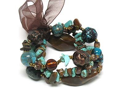 Turquoise stone and chunk chip stone 3 row stretch bracelet 