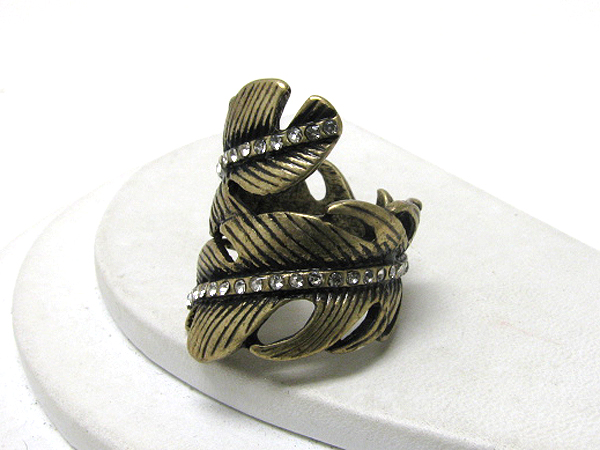 Crystal lined on metal feather ring