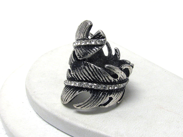 Crystal lined on metal feather ring