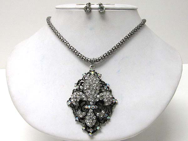 Crystal stud fluer de lis and metal filigree pendant necklace earring set