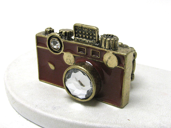 Retro vintage crystal lens and flash deco camera stretch ring