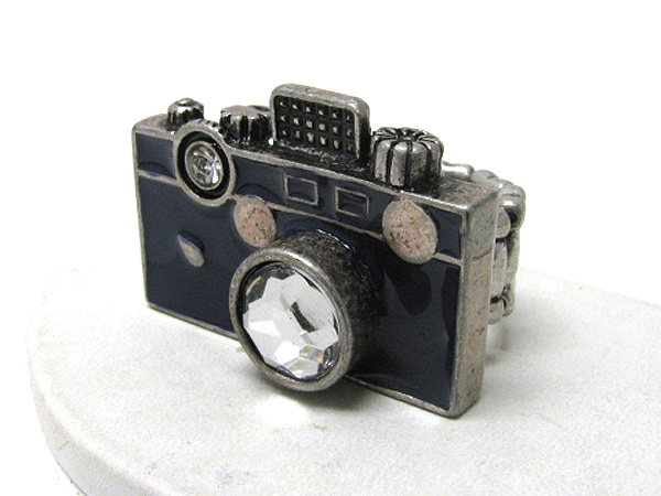 Retro vintage crystal lens and flash deco camera stretch ring