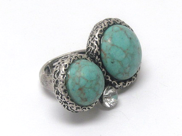 Crystal with two round turquoise stone with textured stretch ring 