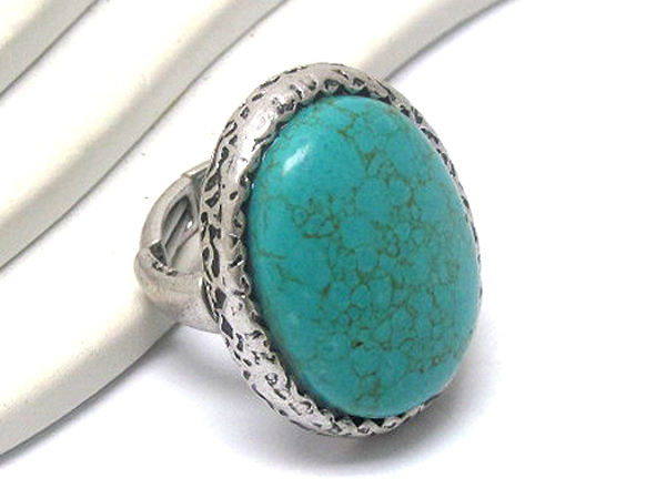 Turquoise oval stone with textured metal stretch ring