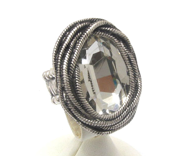 Facet oval glass stone stretch ring