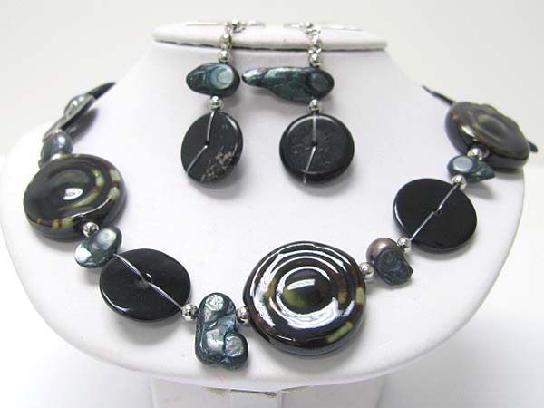 Ceramic disk and sea shell link necklace earring set