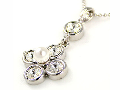 Made in korea whitegold plating crystal and pearl flower drop necklace