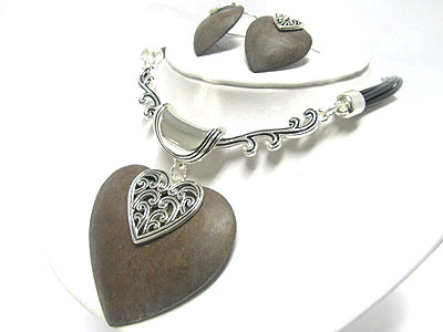 Burnish metal heart wood pendant necklace earring set