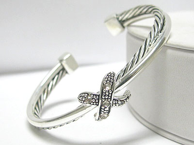 Crystal stud x joint metal cable bangle