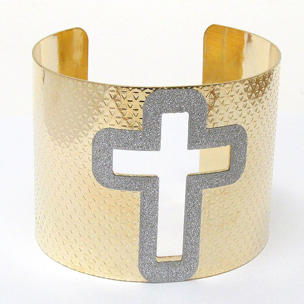 Cross cut textured metal bangle bracelet