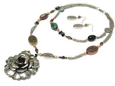 Metal 3d flower pendant and disk link necklace and earring set