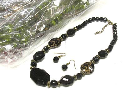 Dozen acryl octagon beads necklace and earring set mens jewelry