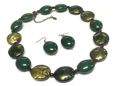 Acryl volume oval beads necklace and earring set 