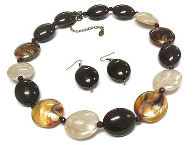 Acryl volume oval beads necklace and earring set 