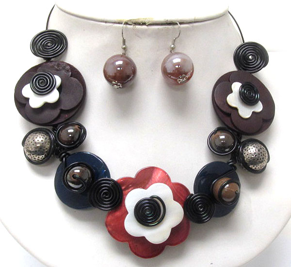 Wood and shell flower deco wire art necklace earring set