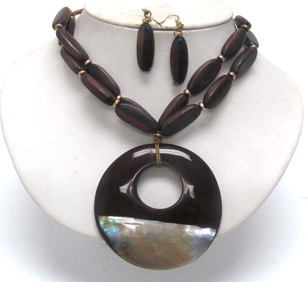 Large resin and abalone deco disk pendant and wood bead chain necklace earring set