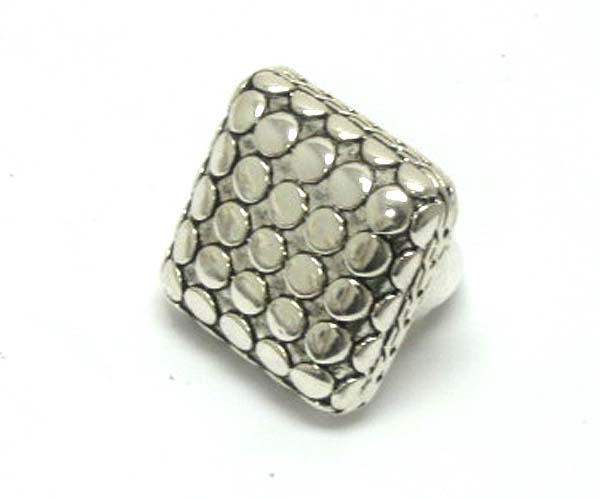 Designer pattern stretch ring