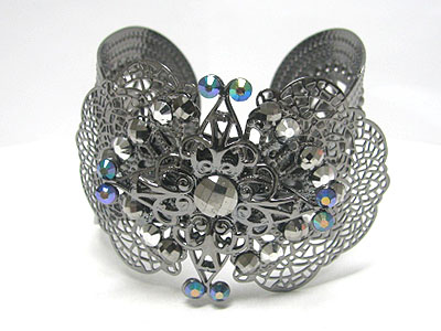 Crystal and metal filigree fashion cuff bangle