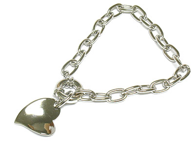 Heart dangle basic metal toggle bracelet