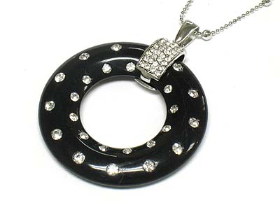 Crystal deco round donut pendant necklace