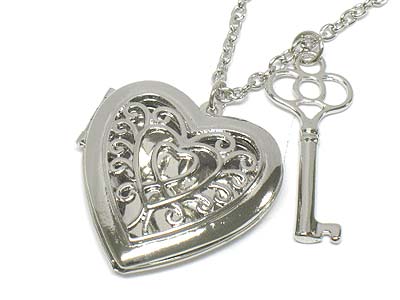 Metal filgree heart locket pendant and key necklace 