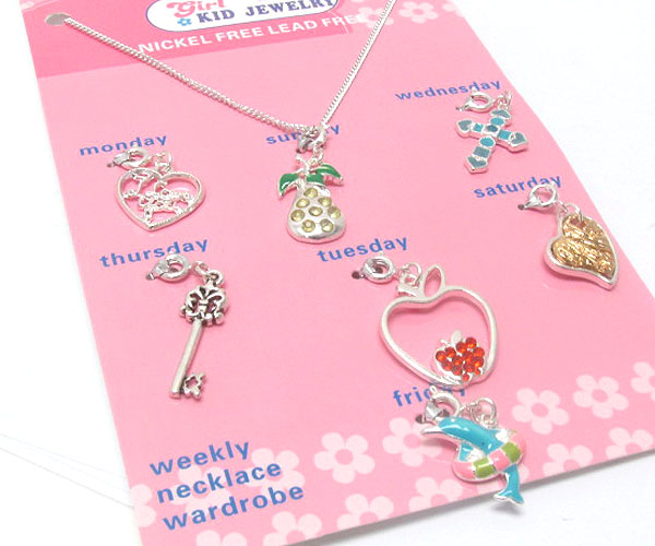 Seven pendant and one chain weekly kid necklace wardrobe set