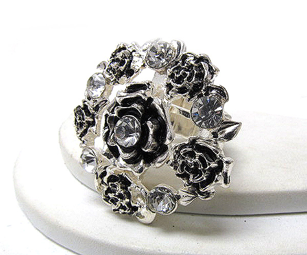 Multi crystal and multi size  flowers stretch ring