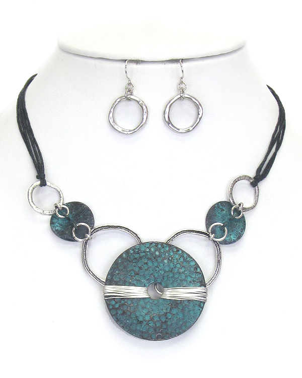 Multi metal ring and disk link cord necklace set